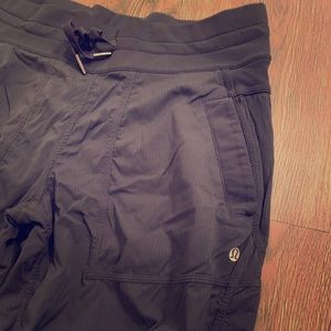 Lululemon UNLINED dance studio pants size 6 black